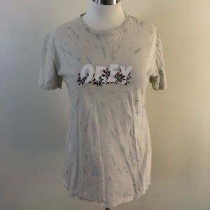 Obey tie dye shirt🌺